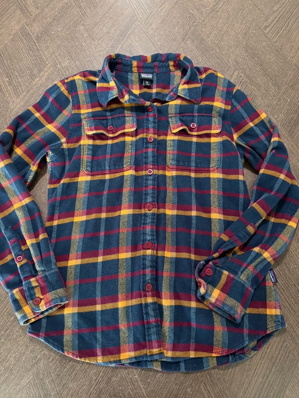Patagonia Women’s Fjord Flannel Plaid Button Down Navy Maroon Gold Size XS EUC